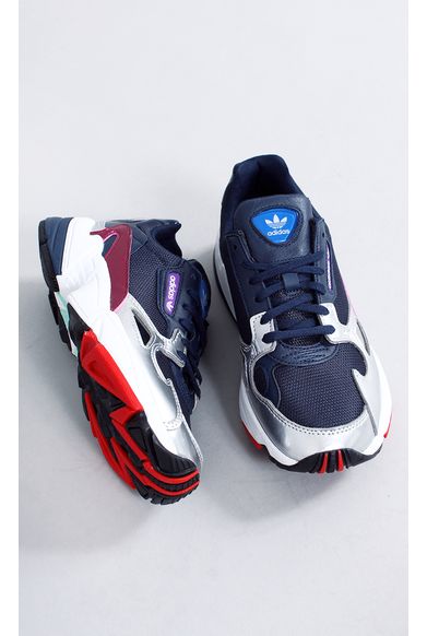 tenis adidas liquidacao